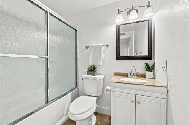 10 Goldenbush, Irvine, CA 92604