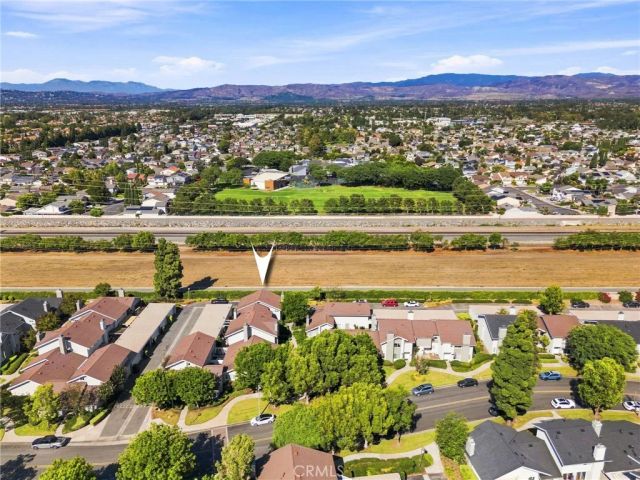 10 Goldenbush, Irvine, CA 92604