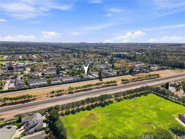 10 Goldenbush, Irvine, CA 92604