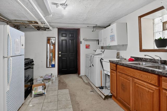 3018 W Gunnison Street, Chicago, IL 60625
