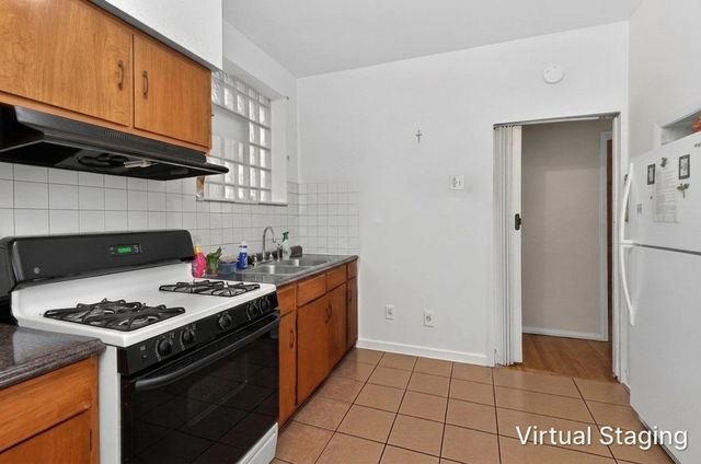 3018 W Gunnison Street, Chicago, IL 60625