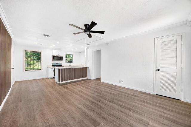 9211 Clearway Drive, Houston, TX 77033