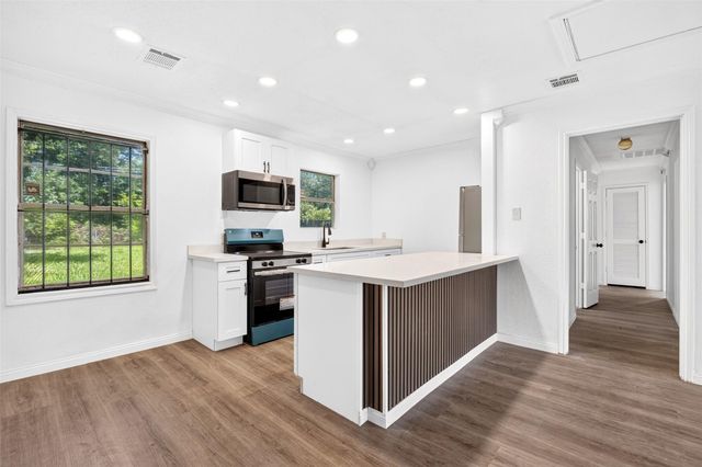 9211 Clearway Drive, Houston, TX 77033