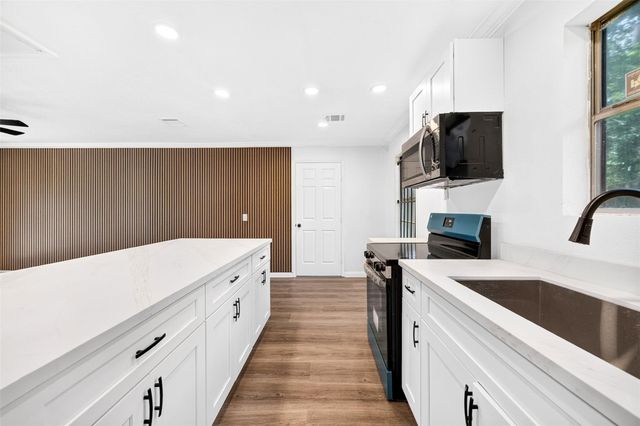 9211 Clearway Drive, Houston, TX 77033