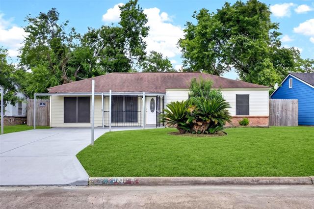 9211 Clearway Drive, Houston, TX 77033