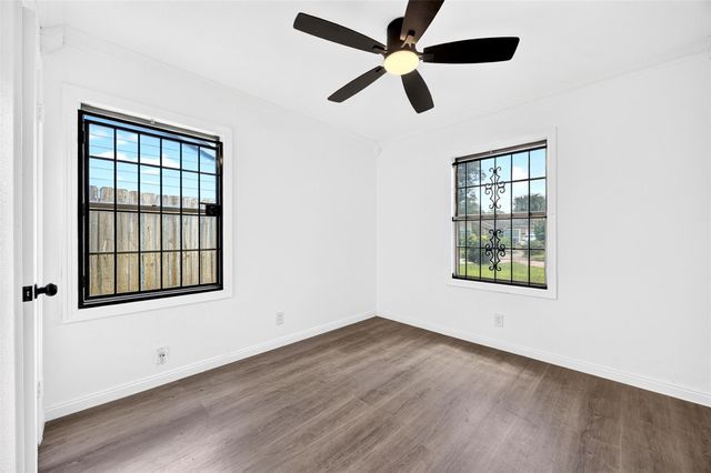 9211 Clearway Drive, Houston, TX 77033