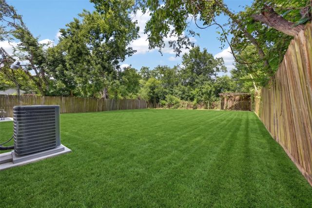 9211 Clearway Drive, Houston, TX 77033