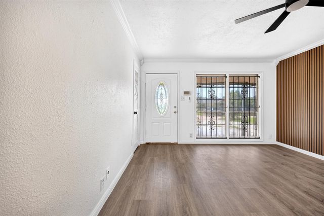 9211 Clearway Drive, Houston, TX 77033
