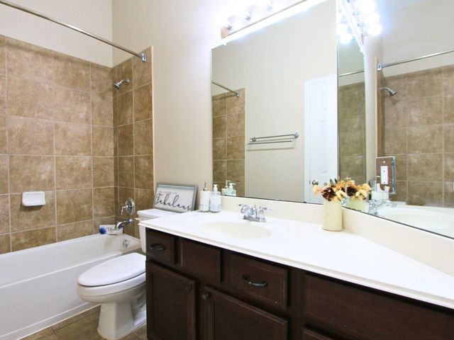 2120 Red Timber Court, League City, TX 77573