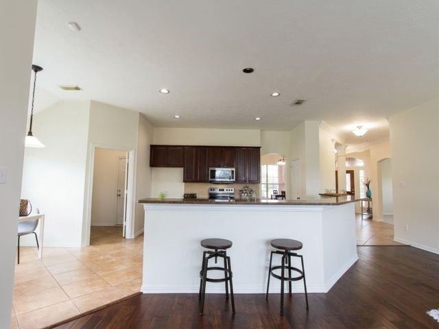 2120 Red Timber Court, League City, TX 77573