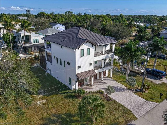 27570 Tarpon WAY, Bonita Springs, FL 34134