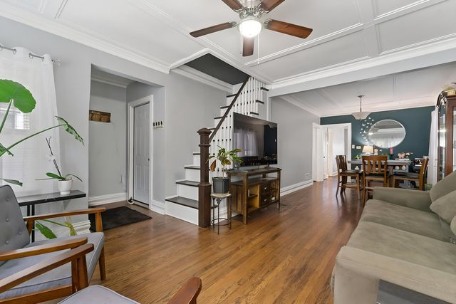 1182 S Taylor Avenue, Oak Park, IL 60304