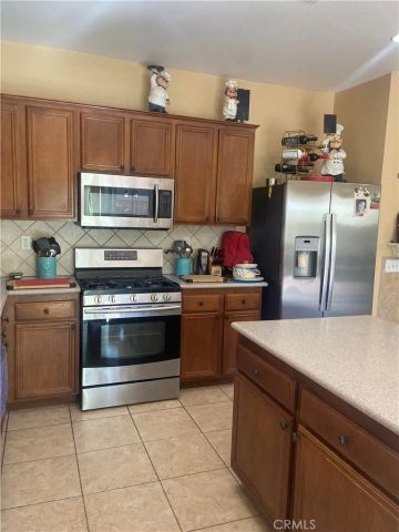 216 La Amistad Way, Hemet, CA 92545