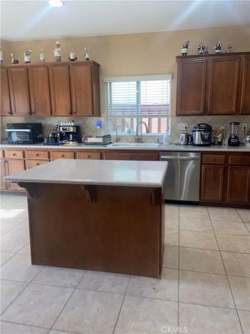 216 La Amistad Way, Hemet, CA 92545