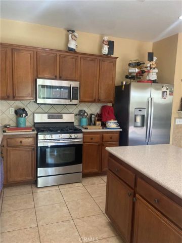 216 La Amistad Way, Hemet, CA 92545