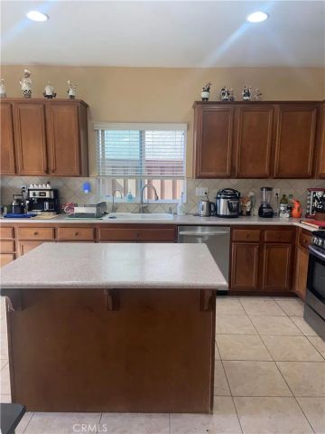 216 La Amistad Way, Hemet, CA 92545