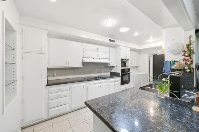 6907 Auburn Blvd, Citrus Heights, CA 95621