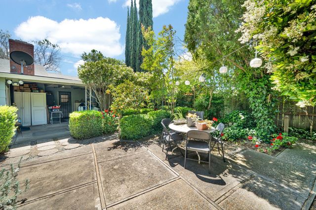 6907 Auburn Blvd, Citrus Heights, CA 95621