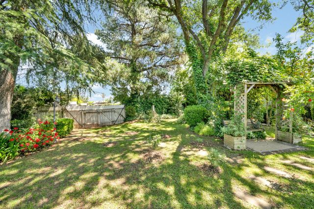6907 Auburn Blvd, Citrus Heights, CA 95621