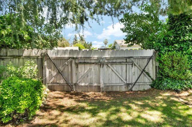 6907 Auburn Blvd, Citrus Heights, CA 95621