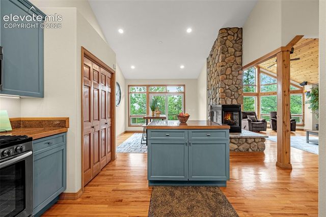 25 Leaming Road, Colorado Springs, CO 80906