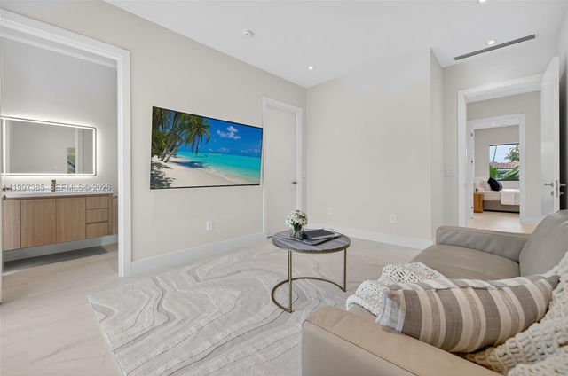 2757 NE 34 Street, Fort Lauderdale, FL 33306