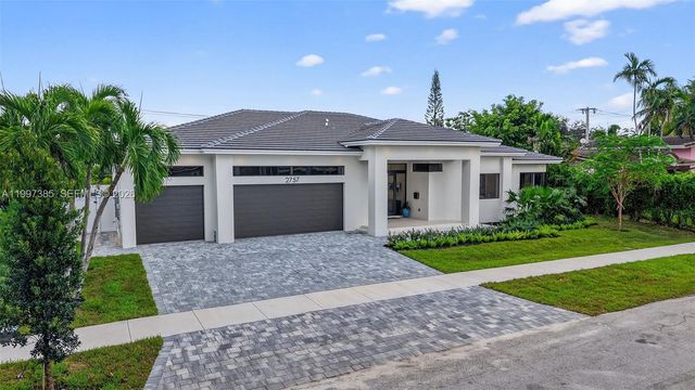 2757 NE 34 Street, Fort Lauderdale, FL 33306