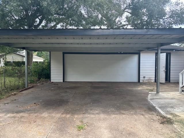 1011 West Phillips Street, Alvin, TX 77511