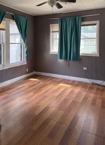 1011 West Phillips Street, Alvin, TX 77511