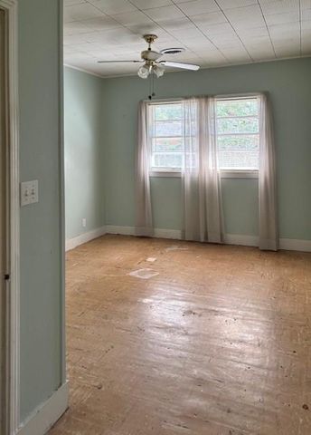1011 West Phillips Street, Alvin, TX 77511