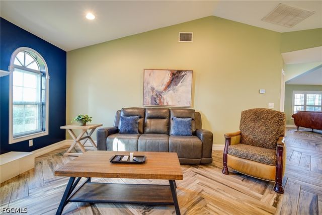 8831 Banyan Cove CIR, Fort Myers, FL 33919