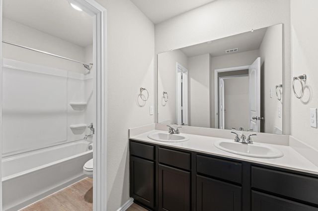 11906 Amber Oak Way 4, Tomball, TX 77375