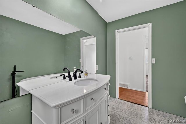 5457 Reid Road, Swartz Creek, MI 48473