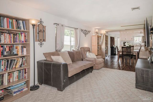 11230 Bobcat Trl, Milton, FL 32583