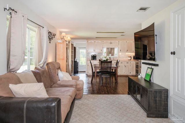 11230 Bobcat Trl, Milton, FL 32583