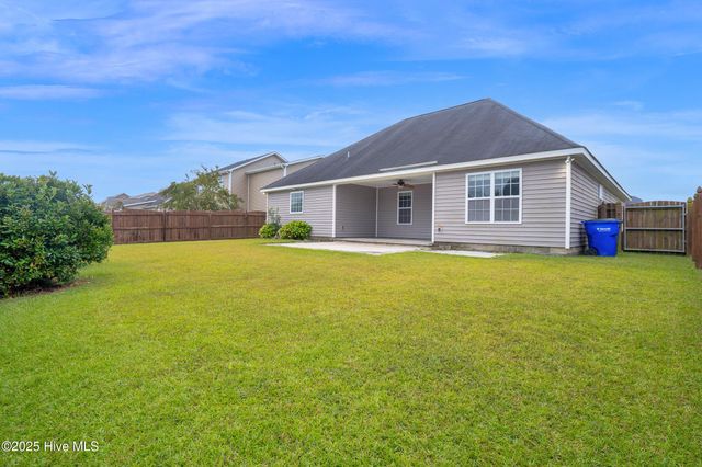 828 Emerald Park Drive, Winterville, NC 28590