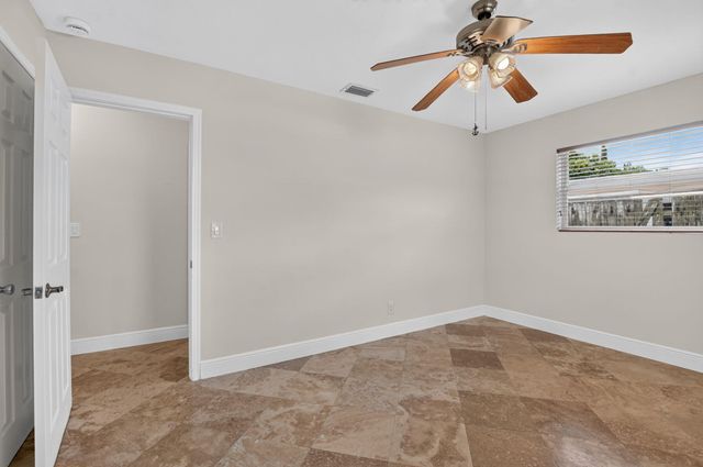 2250 NE 4TH Court, Boca Raton, FL 33431
