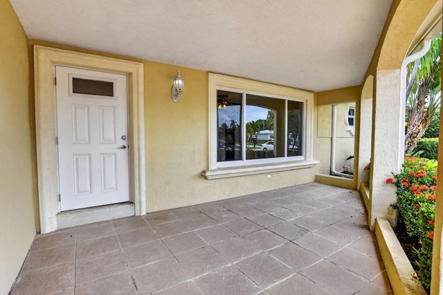2250 NE 4TH Court, Boca Raton, FL 33431