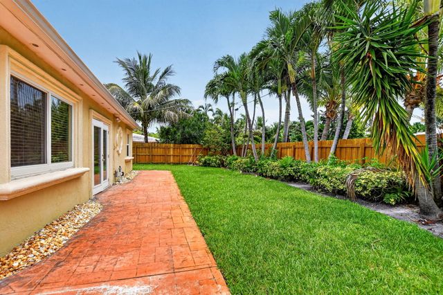 2250 NE 4TH Court, Boca Raton, FL 33431