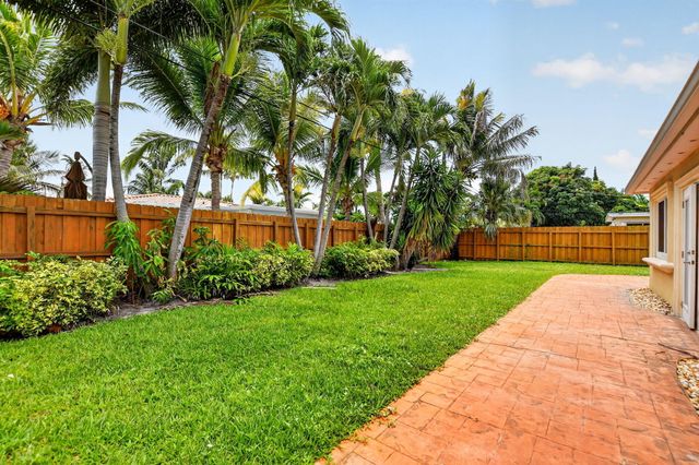 2250 NE 4TH Court, Boca Raton, FL 33431