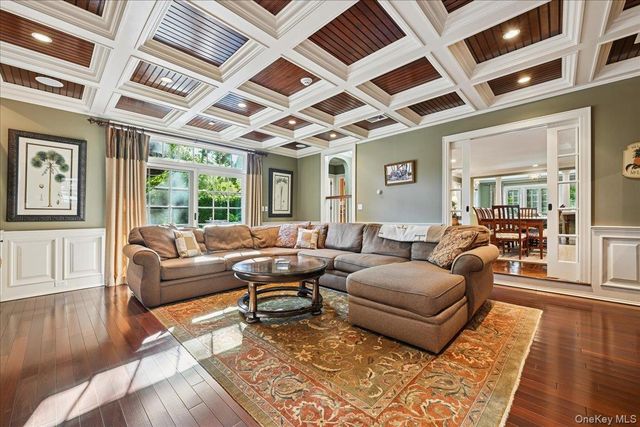 136 Locust Street, Garden City, NY 11530