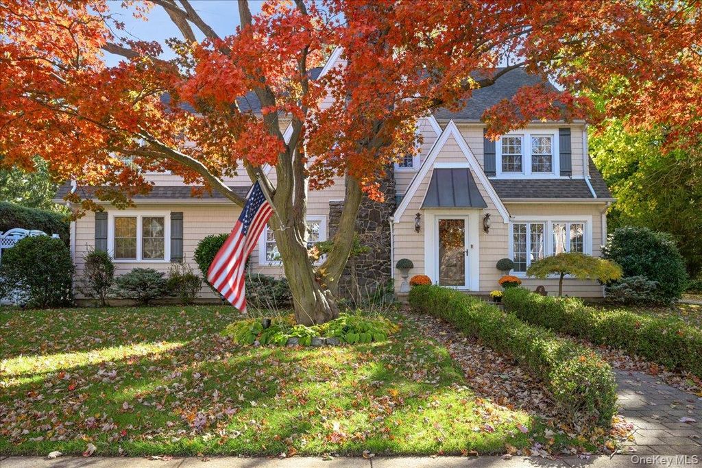 136 Locust Street, Garden City, NY 11530