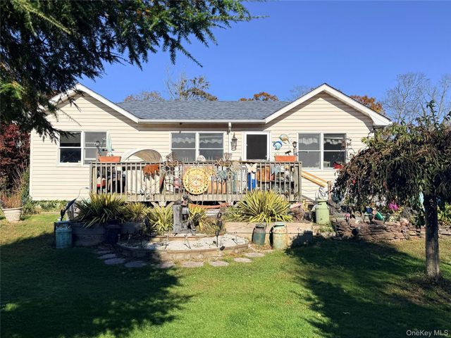 1 Elm Road E, Mastic Beach, NY 11951