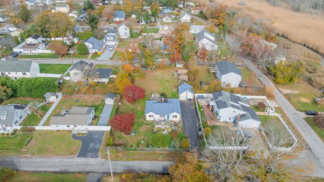 1 Elm Road E, Mastic Beach, NY 11951