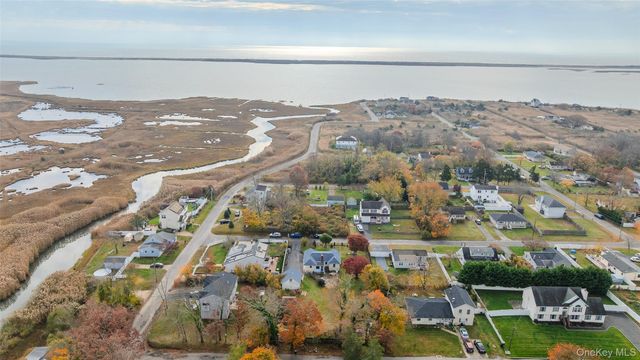 1 Elm Road E, Mastic Beach, NY 11951