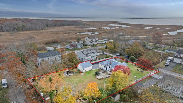 1 Elm Road E, Mastic Beach, NY 11951