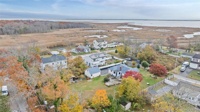 1 Elm Road E, Mastic Beach, NY 11951
