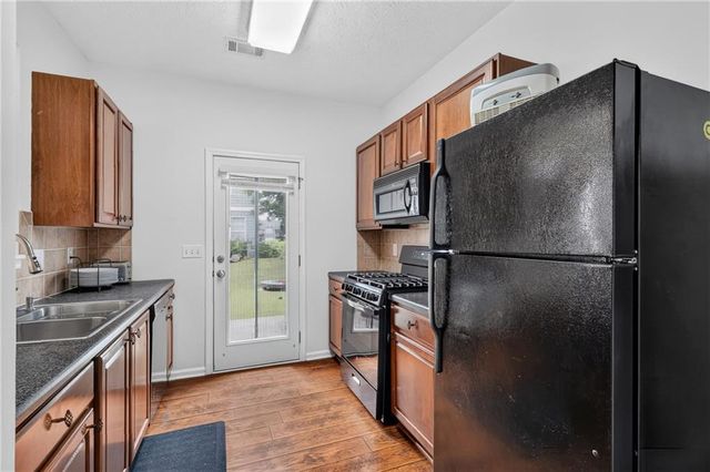6647 Splashwater Drive, Flowery Branch, GA 30542