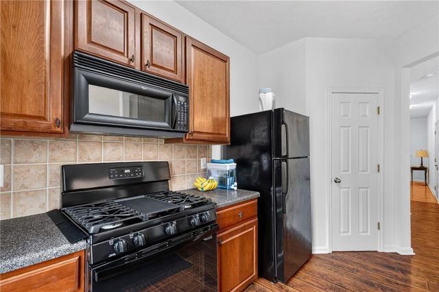 6647 Splashwater Drive, Flowery Branch, GA 30542