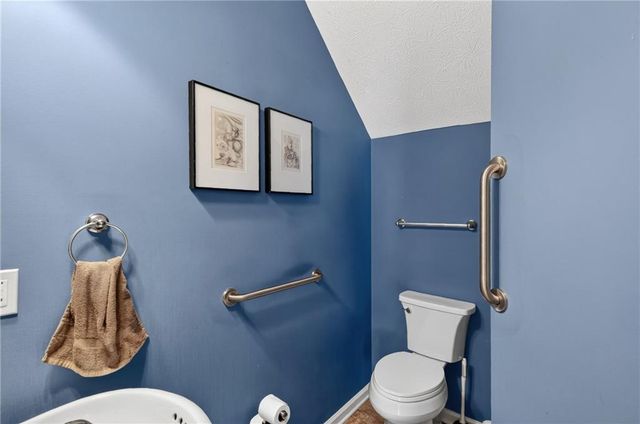 6647 Splashwater Drive, Flowery Branch, GA 30542